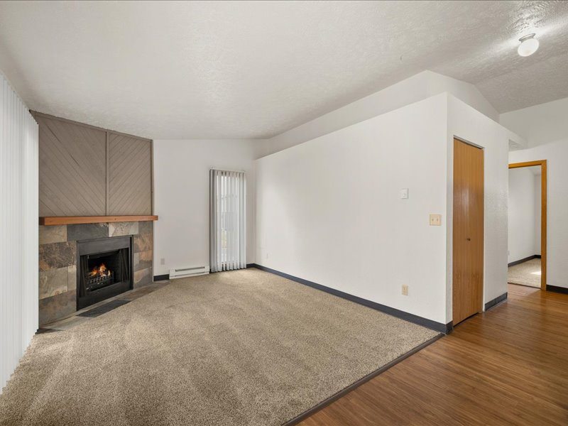Living room, unit style 2B